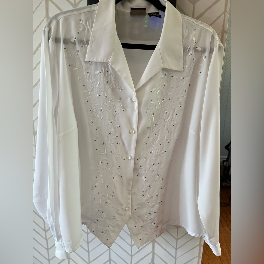 Laura Scott White Elegant & Formal Embroidered Buttoned Top. Plus Sizes